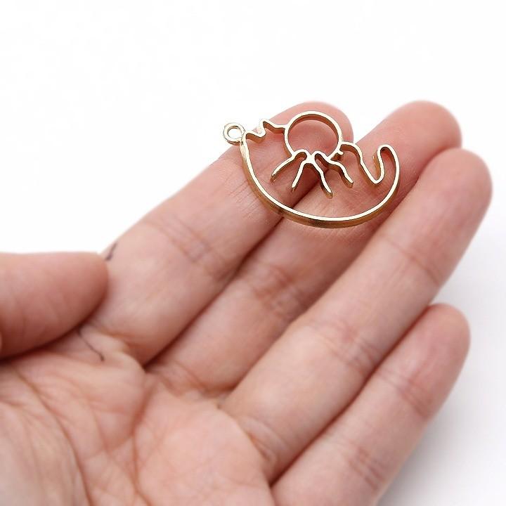 レジン 枠 小さめボールで遊ぶネコの空枠 1個 ゴールド |  | 02