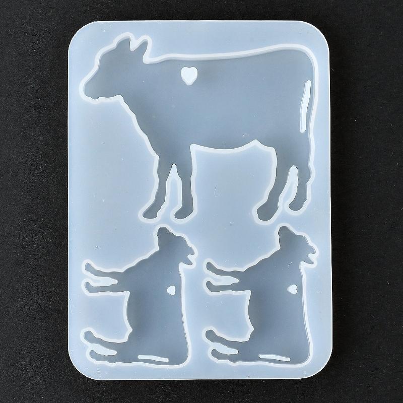レジン シリコン型 ウシプレートのシリコンモールド 1個 レジン型 クラフト 平ら 牛 うし 動物 穴あり Ath 2978 あとりえほのか 通販 Yahoo ショッピング