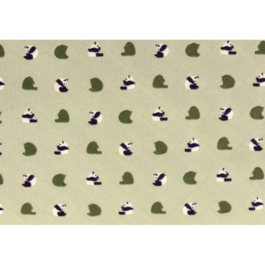 お座りパンダ&もぐもぐパンダ・西陣織シルク・和風クラッチ（数寄屋袋）・B5サイズタブレット対応・若葉色（わかばいろ）・日本製 |  | 06