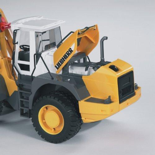 (未使用･未開封品)　ブルーダー LHロードローダーL574 BR02430 lok26k6 Amazon.com: Bruder 02430 Liebherr Articulated Road Loader L