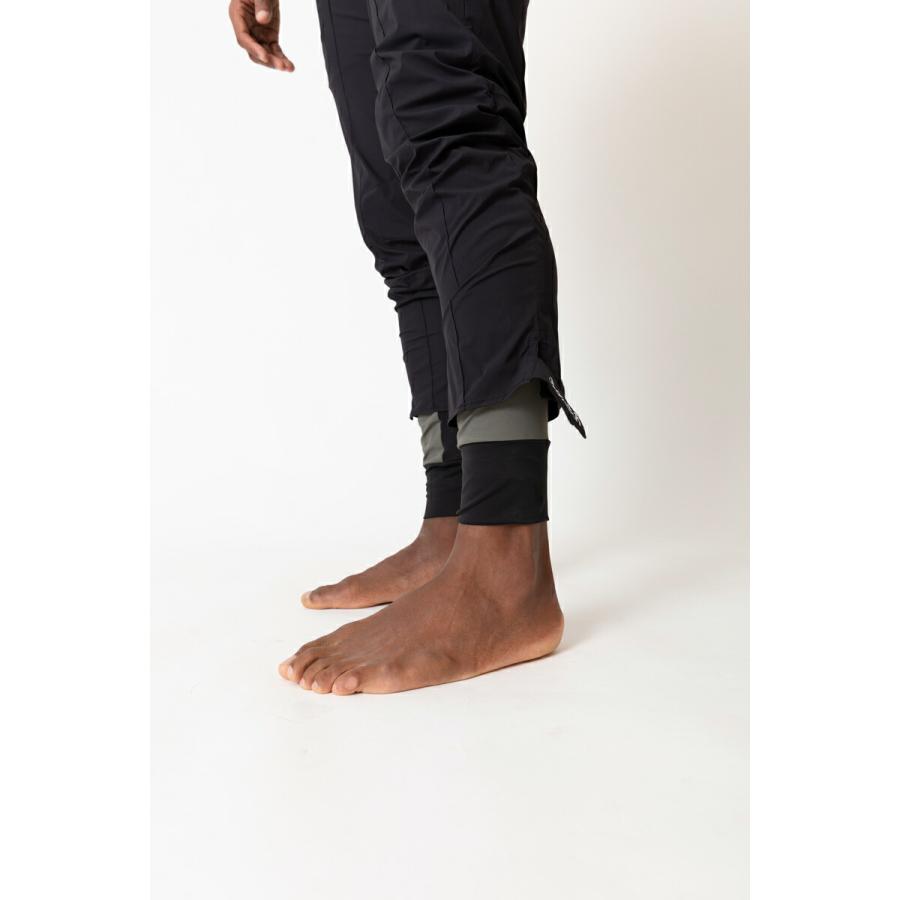 サッカーATHLETAボンビアールパンツ新品 ATHLETA（アスレタ） ATHLETA BOM LIGHT OVER PANTS BomBR ボンビー