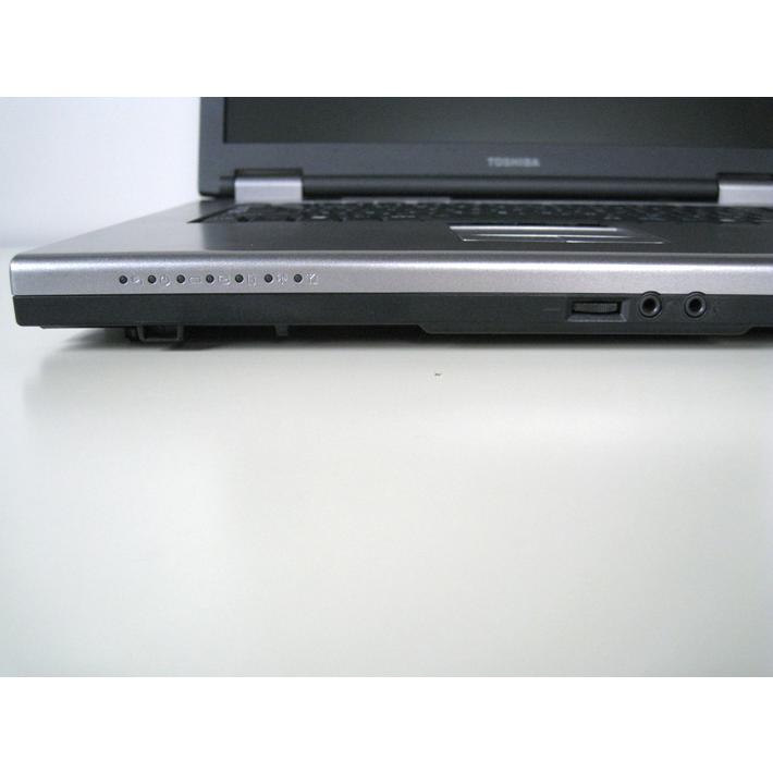 TOSHIBA（東芝） dynabook Satellite L21 220C/W ノートパソコン 中古