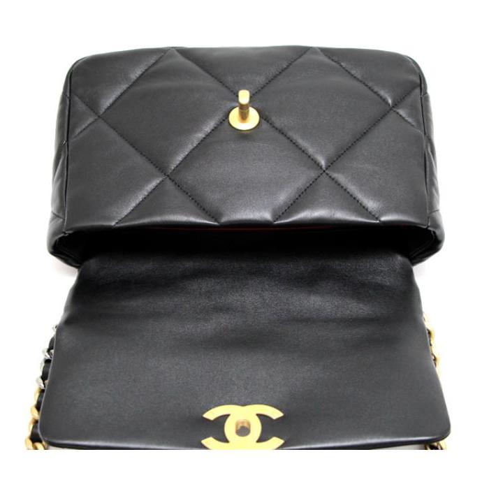 マトラッセ 【広尾店】極美品 シャネル CHANEL シャネル19 マトラッセ 【広尾店】極美品 シャネル CHANEL シャネル19