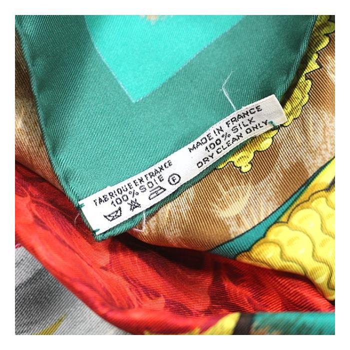 HERMES（エルメス） カレ90 大判スカーフ『CASQUES et PLUMETS 面貌の