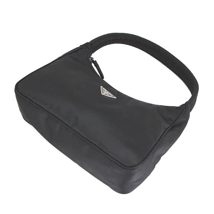 ⭐︎美品⭐︎プラダ PRADA アクセサリーポーチ ブラック 三角ロゴ PRADA（プラダ） 大人気！ 美品 三角ロゴ アクセサリーポーチ ナイロン