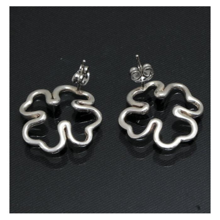 CHANELのクローバーピアス CHANEL シャネル ココマーク クローバー ピアス メタル ライン