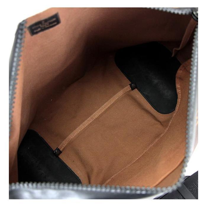 希少 ルイヴィトン LOUIS VUITTON ウォータープルーフ メッセンジャー