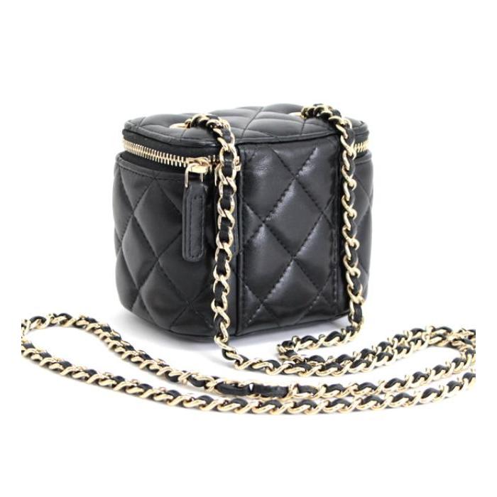 【ミニサイズが可愛い】CHANEL★ショルダーバッグ ポーチ CHANEL 可愛い！ シャネル マトラッセ ミニミニ バニティ