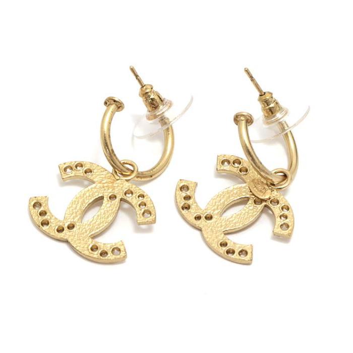 CHANEL（シャネル） 美品 パンチングココマーク スイング ピアス 03A