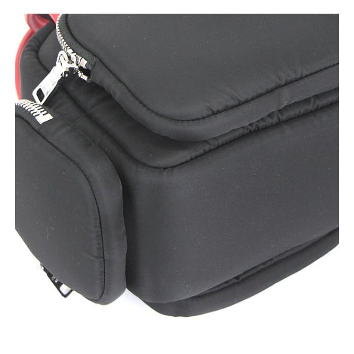 PRADA（プラダ） 極美品 可愛い! 三角ロゴ マルチポケット 2WAY