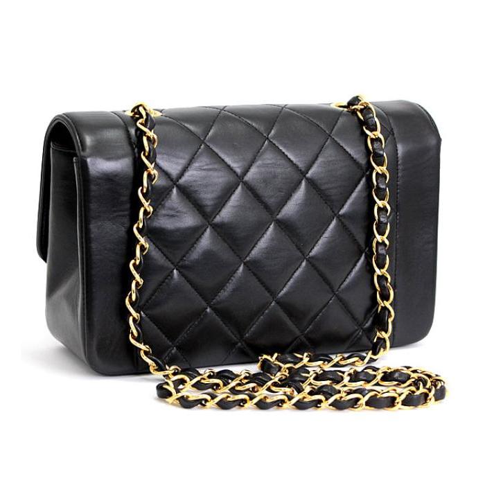 DIANA（ダイアナ） 美品 シャネル CHANEL ダイアナフラップ マトラッセ