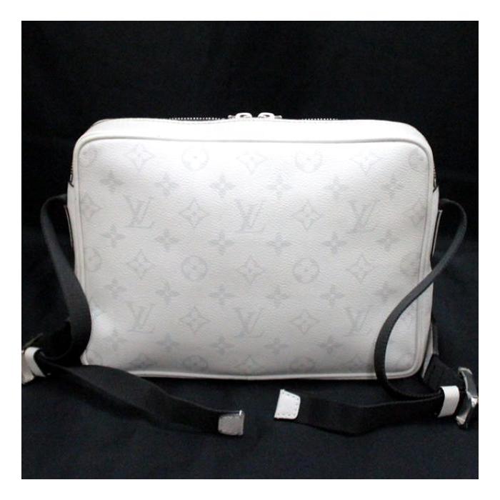 ルイヴィトン LOUIS VUITTON アウトドア メッセンジャーPM ショルダー