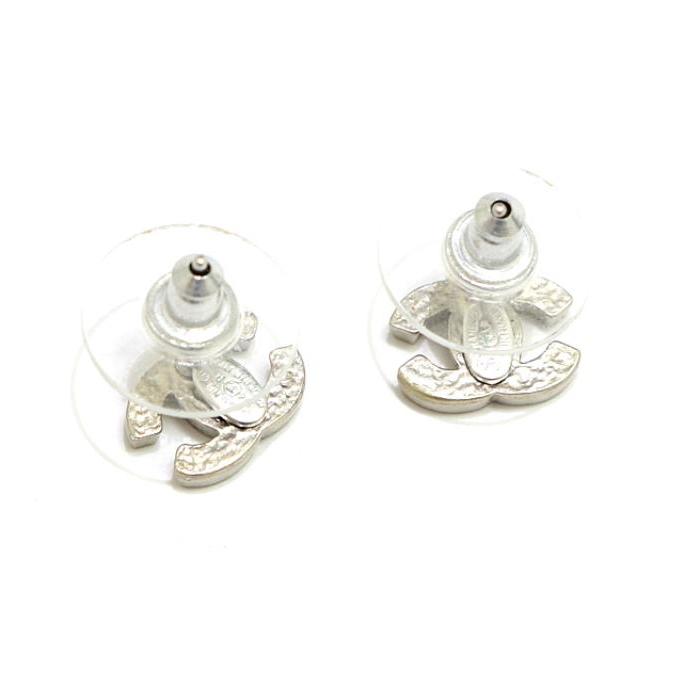 CHANEL 大人気!美品 シャネル ミニミニ ココマーク ピアス 黒 CHANEL 大人気!美品 シャネル ミニミニ ココマーク ピアス 黒