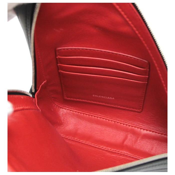 BALENCIAGA（バレンシアガ） トライアングル クラッチバッグ レザー 黒