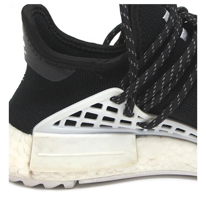 CHANEL 銀座店 シャネル ファレル アディダス コラボ HumanRace CHANEL 銀座店 シャネル ファレル アディダス コラボ HumanRace