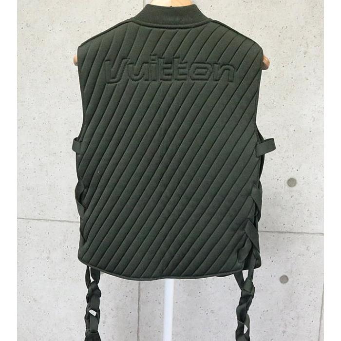 LOUIS VUITTON（ルイ・ヴィトン） 銀座店 ミリタリー ユーティリティ