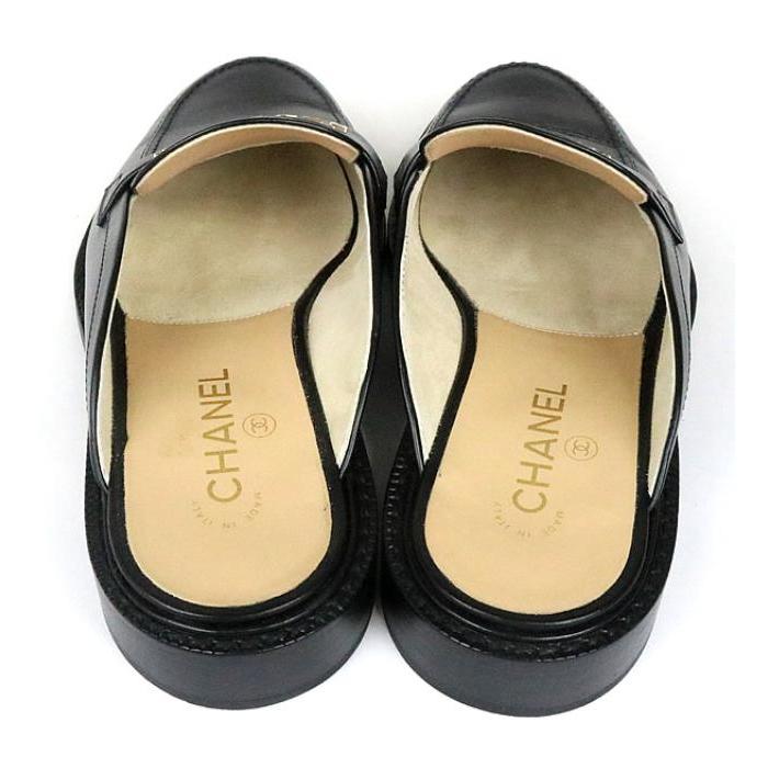 CHANEL（シャネル） 銀座店 ファレルウィリアム レザー ローファー
