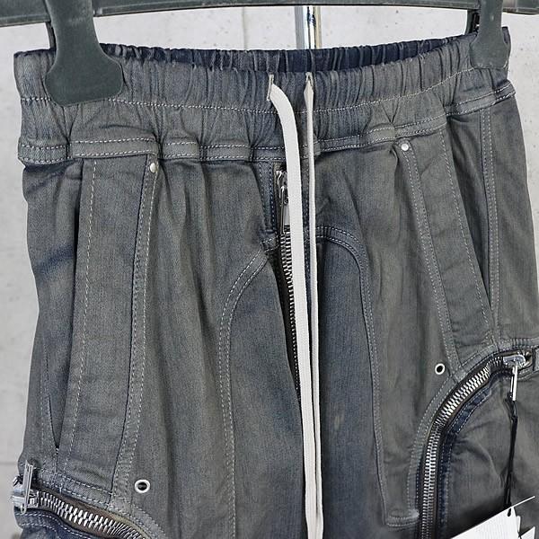 RICK OWENS 銀座店 リックオウエンス 新品 25FW BAUHAUS CARGO  パンツ メンズ size:48 黒/カーキ系 103359の画像