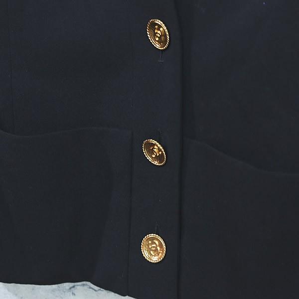 広尾店】シャネル CHANEL ジャケット チェーン カフス 黒 ウール 広尾店】シャネル CHANEL ジャケット チェーン カフス 黒 ウール
