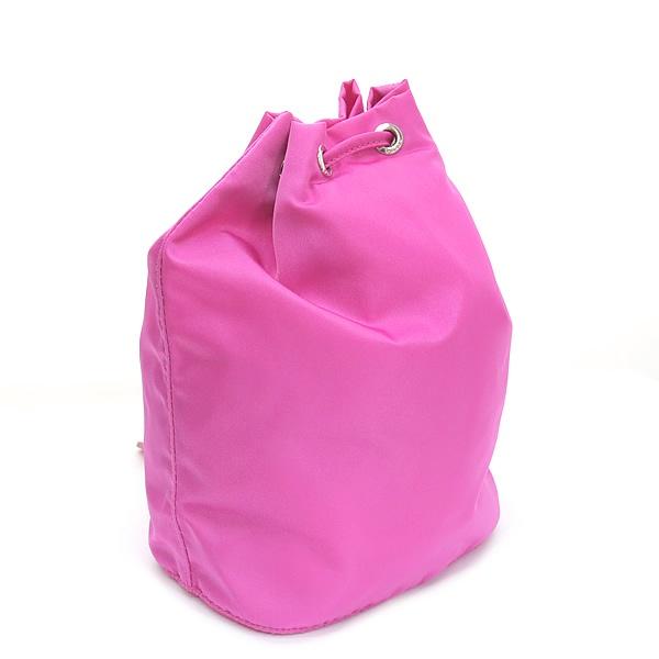 ケイさん専用　極美品　PRADA 三角ロゴプレート　巾着ポーチピンク ケイさん専用 極美品 PRADA 三角ロゴプレート 巾着ポーチピンク