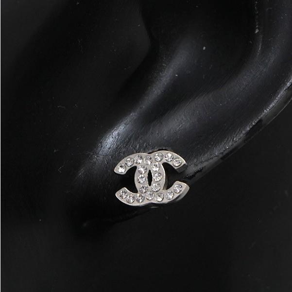 CHANEL CCロゴ ピアス シンプルなCCロゴ♡CHANEL シャネル ピアス (CHANEL/ピアス