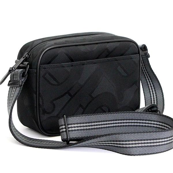 ま*も様 BURBERRY TBモノグラム　ショルダーバッグ バーバリー初のモノグラムコレクション「TB」モチーフのバッグや