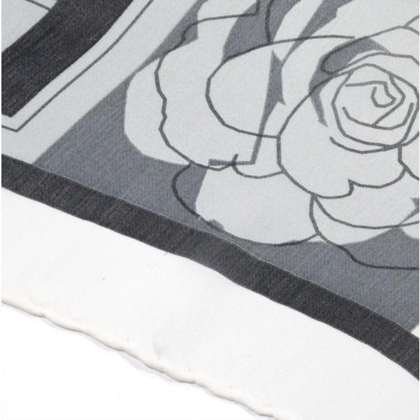 シャネル CHANEL カメリア ロングスカーフ シルク100％ 白×黒 グレー系 
