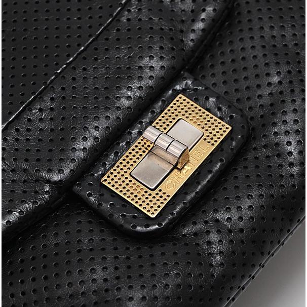 シャネル CHANEL 2.55ライン チェーンショルダーバッグ パンチング 
