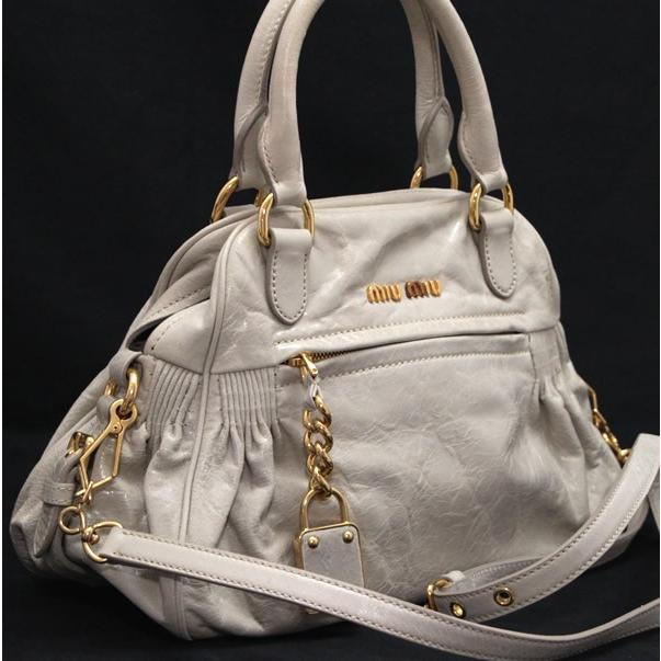 miu miu アイボリー ハンドバッグ2way ミュウミュウ miumiu 2WAYバッグ カデナチャーム レザー アイボリー