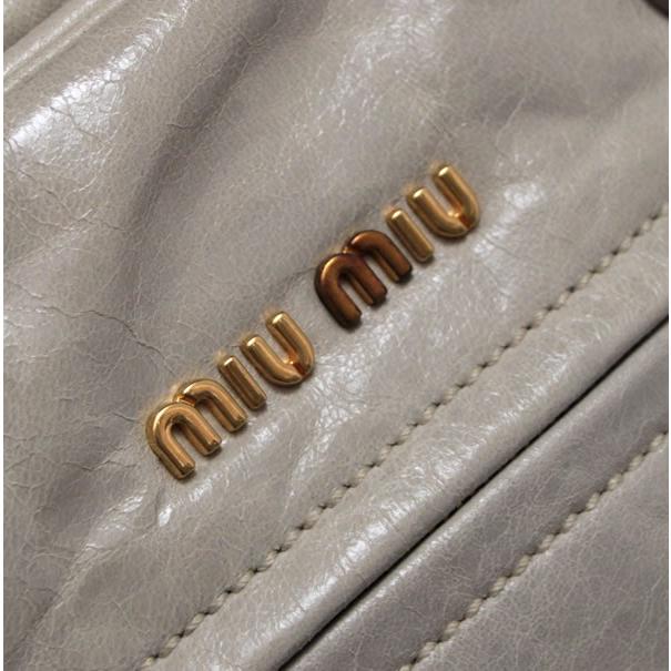 ミュウミュウ miumiu 2WAYバッグ カデナチャーム レザー アイボリー