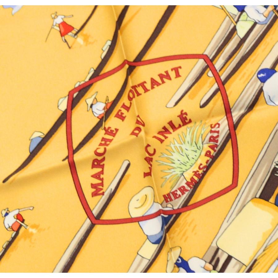 美品 エルメス HERMES カレ90 MARCHE FLOTTANT DU LAC INLE インレ湖の水上マーケット 大判スカーフ シルク100％ レッド系 【76443】 |  | 01