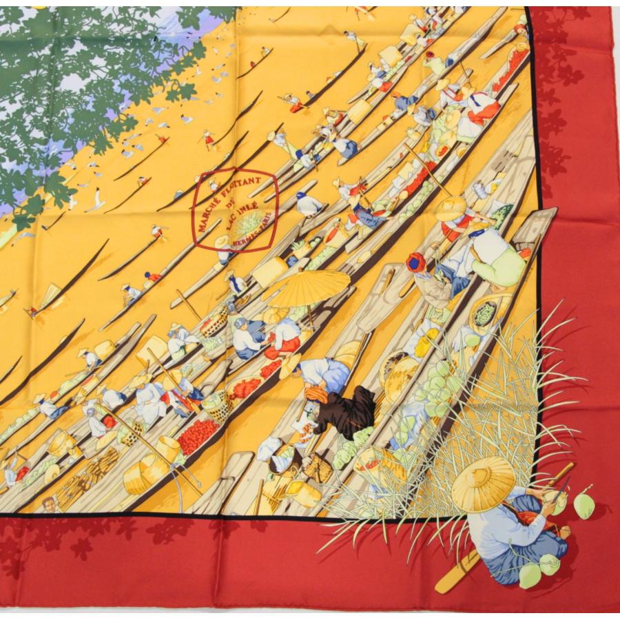 美品 エルメス HERMES カレ90 MARCHE FLOTTANT DU LAC INLE インレ湖の水上マーケット 大判スカーフ シルク100％ レッド系 【76443】 |  | 02