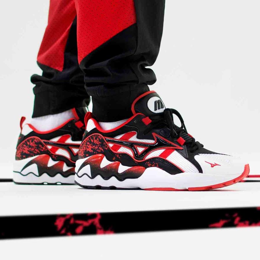 mizuno tokyo red