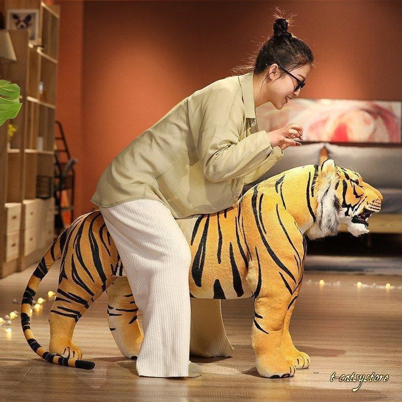 新入荷！ ぬいぐるみ　とら　タイガー　座れる　アニマルスツール　リアル　かっこいい 【PE1171995463】(40960円)