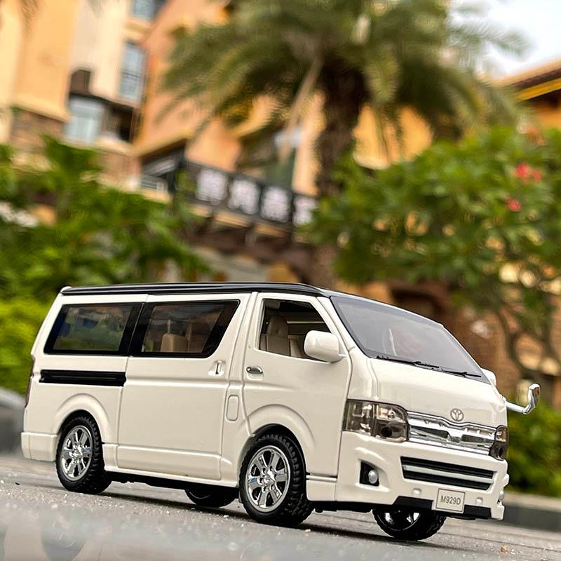 トヨタ（TOYOTA） ハイエース 全2色 ミニカー 1/32 ライト点灯