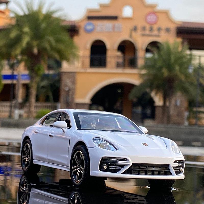 PORSCHE DESIGN ポルシェ パナメーラ 1/32 ミニカー 全3色