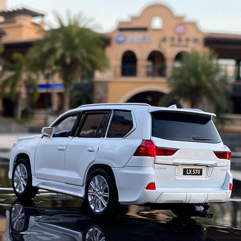 レクサス LX570 1/24 ホワイト トヨタ レクサス LX570 1/24 ミニカー 全5色 ライト点灯