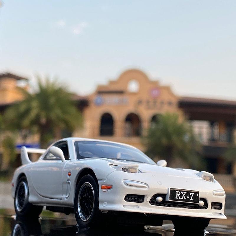 マツダ（Mazda） RX-7 1/32 ミニカー 全3色 ライト点灯 エンジン
