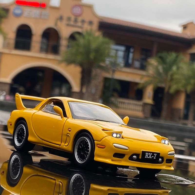 マツダ モデルカー　RX-7 マツダ（Mazda） RX-7 1/32 ミニカー 全3色 ライト点灯 エンジン