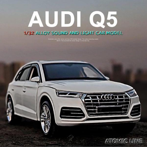 AUDi アウディ Q5 1/32 ミニカー 全3色 ライト点灯 エンジンサウンド