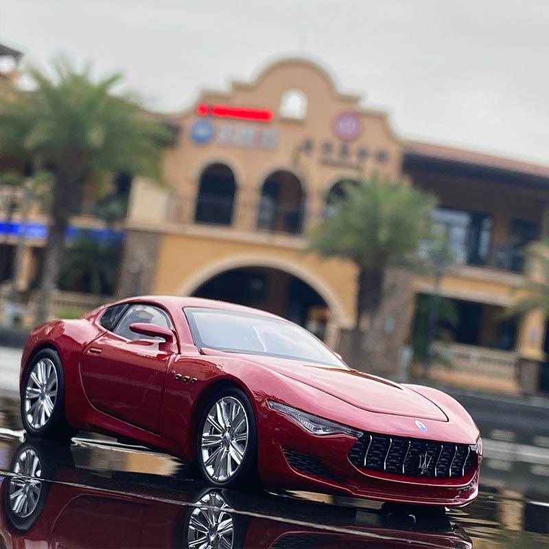 Maserati（マセラティ） アルフィエーリ 1/32 ミニカー 全3色 ライト