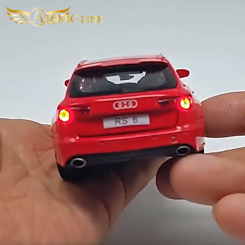 アウディ RS6 ツーリングワゴン 1/32 ミニカー 全3色 ライト点灯