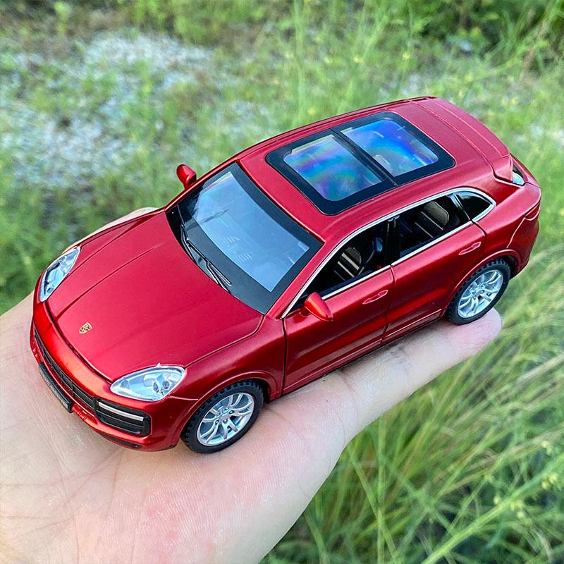 PORSCHE DESIGN ポルシェ カイエン ターボ 1/32 ミニカー 全4色