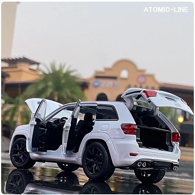 Jeep（ジープ） グランドチェロキー 1/32 ミニカー 全3色 ライト点灯