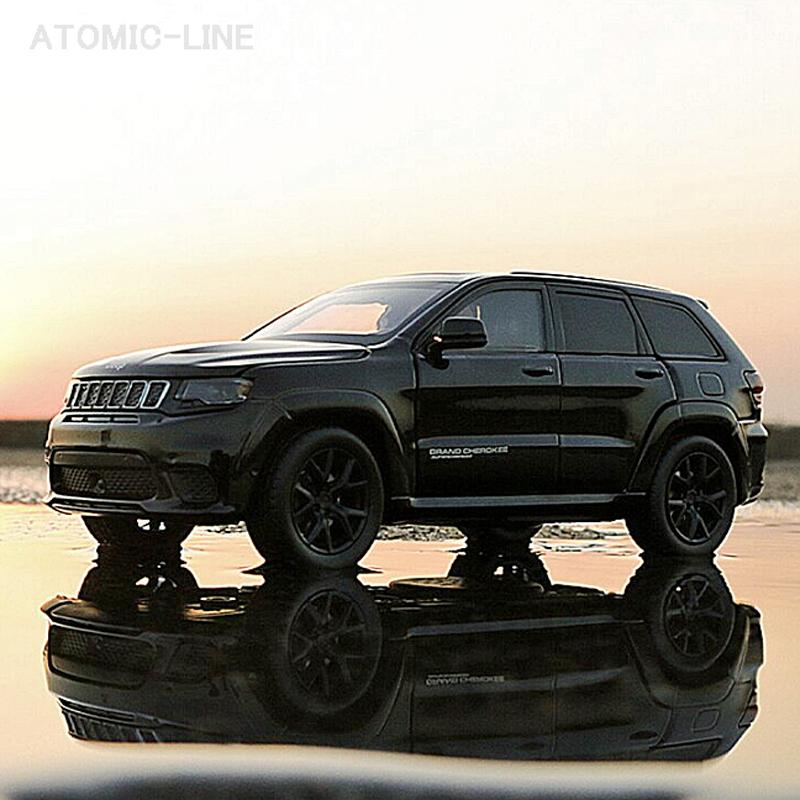 ミニカー 1/18 JEEP ジープ SUV チェロキー 2020 ネイビー Amazon.co.jp: ミニカー スケールモデルカー 1:18 スケール