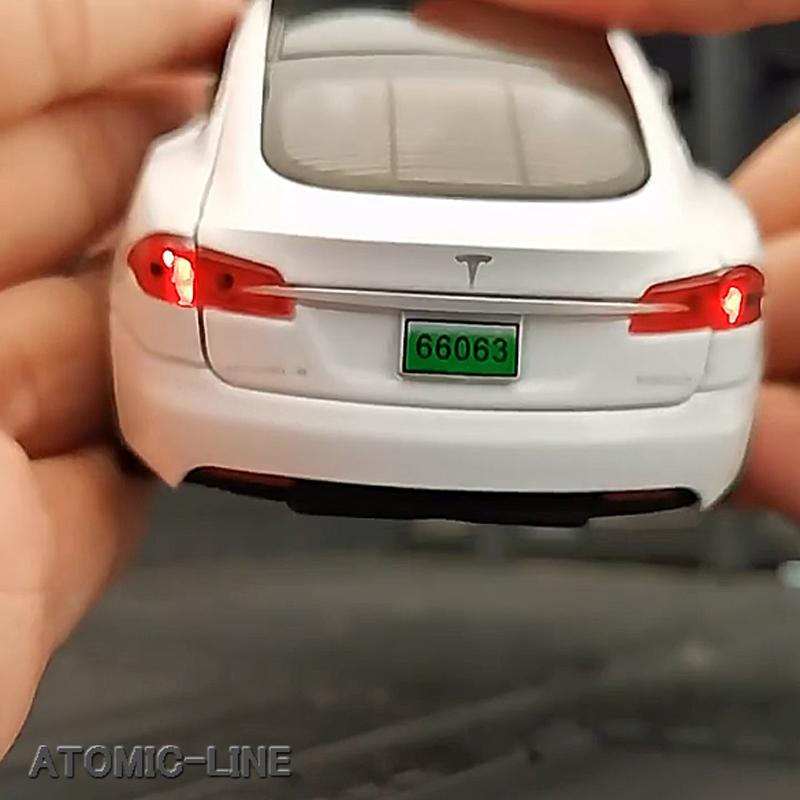 テスラ MODEL S 1/32 ミニカー 全4色 ライト点灯 エンジンサウンド