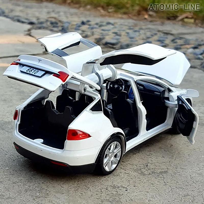 テスラ MODEL X 1/32 ミニカー 全4色 ライト点灯 エンジンサウンド
