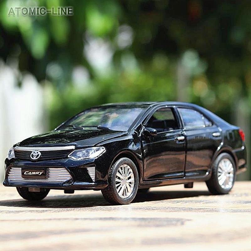 トヨタ CAMRY カムリ 1/32 ミニカー 全4色 ライト点灯 合金