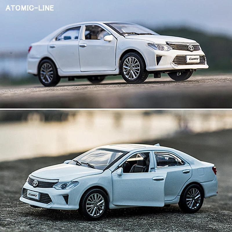 トヨタ（TOYOTA） CAMRY カムリ 1/32 ミニカー 全4色 ライト点灯 合金