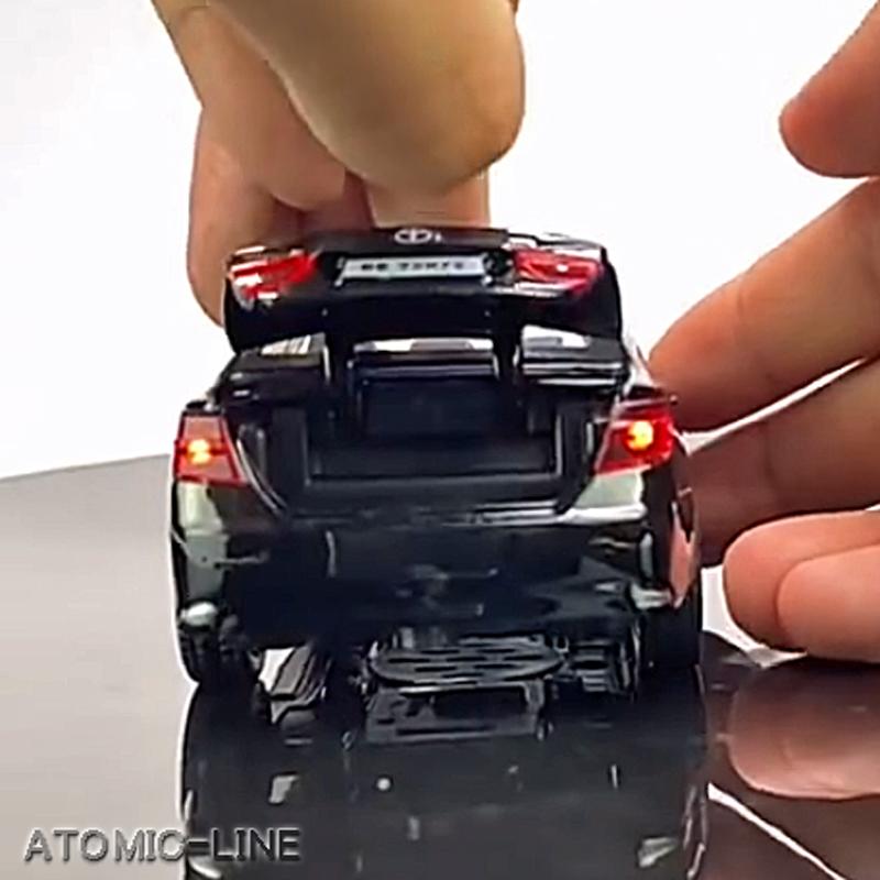 トヨタ（TOYOTA） CAMRY カムリ 1/32 ミニカー 全4色 ライト点灯 合金